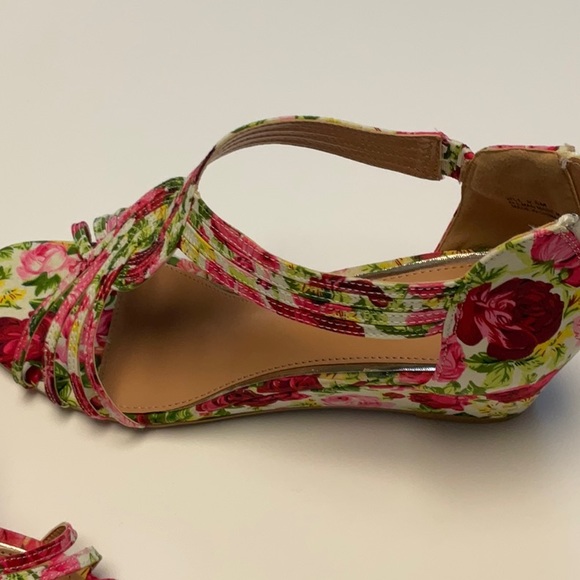 Wedged sandals flowered never worn - Picture 4 of 9